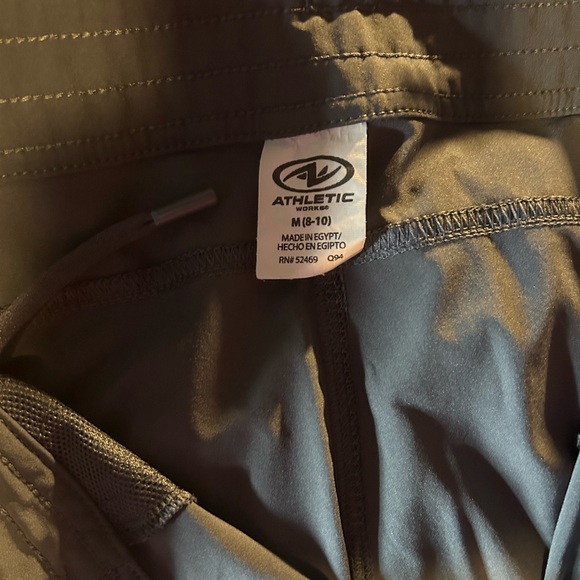 Women’s Grey Athletic Works shorts - Picture 3 of 3